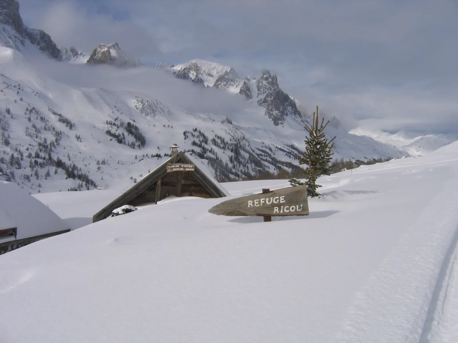 Photo de l'itinéraire Col du Grand Cros, Gardioles, Col du Vallon, Lac Lavoir, Col de la Petite Tempête