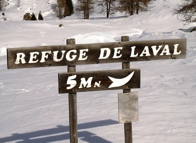 De Névache au refuge de Laval par la route enneigée — photo 1