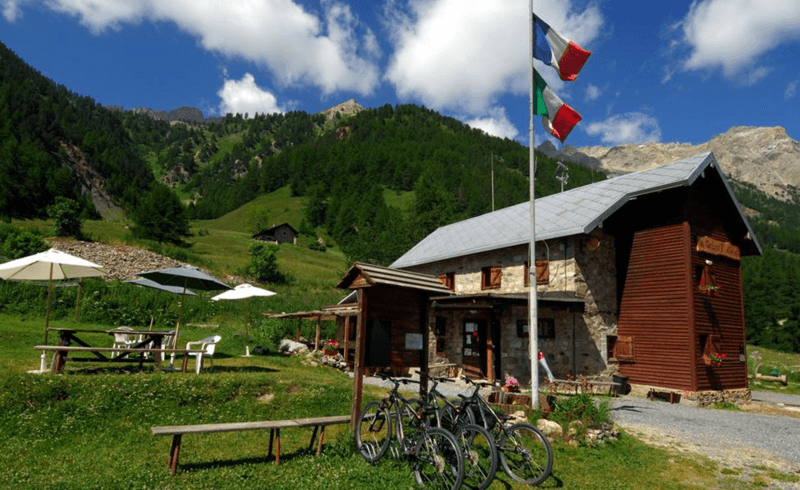 Refuge Terzo Alpini, foto 1 di 15