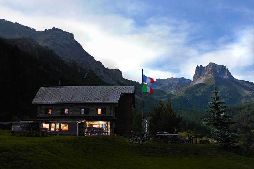Refuge Terzo Alpini, foto 3 di 15