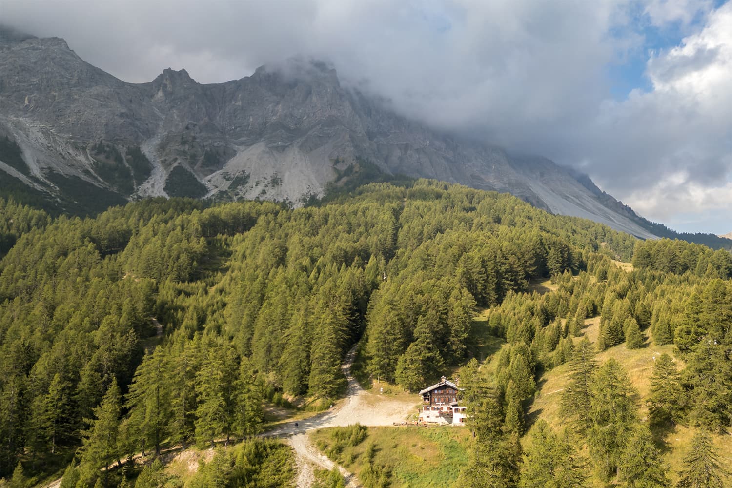 Refuge Guido Rey, photo 2 of 18